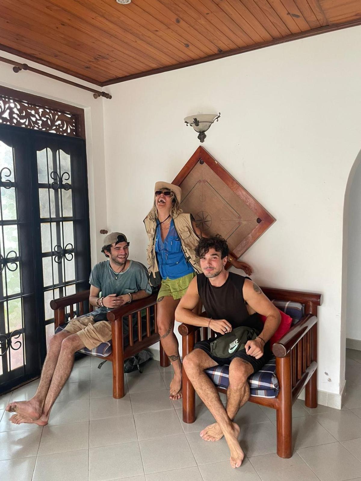 Sky Hostel Negombo Exteriör bild